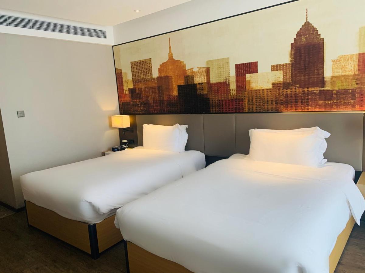 Mercure Shanghai Hongqiao Railway Station Екстер'єр фото