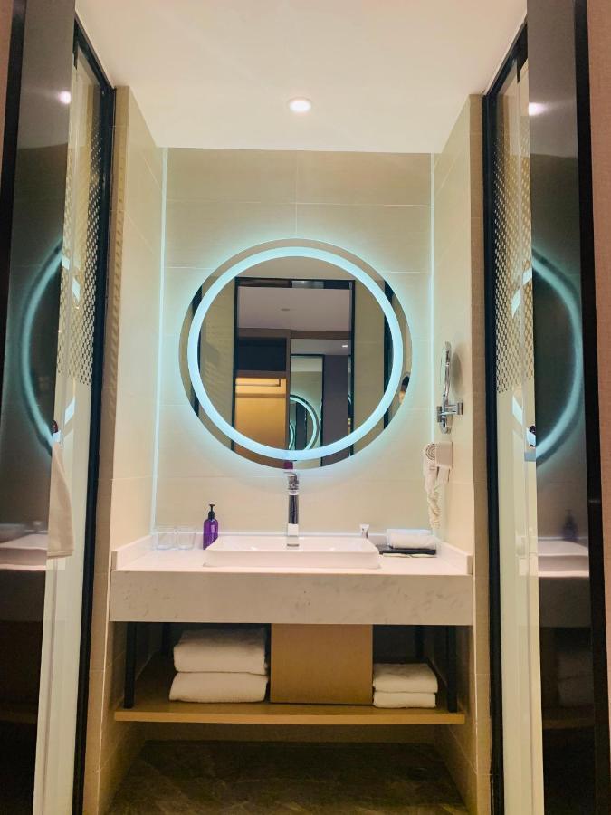 Mercure Shanghai Hongqiao Railway Station Екстер'єр фото
