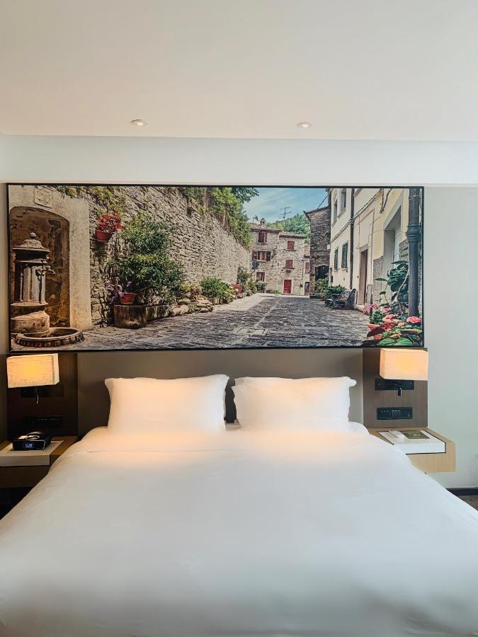 Mercure Shanghai Hongqiao Railway Station Екстер'єр фото