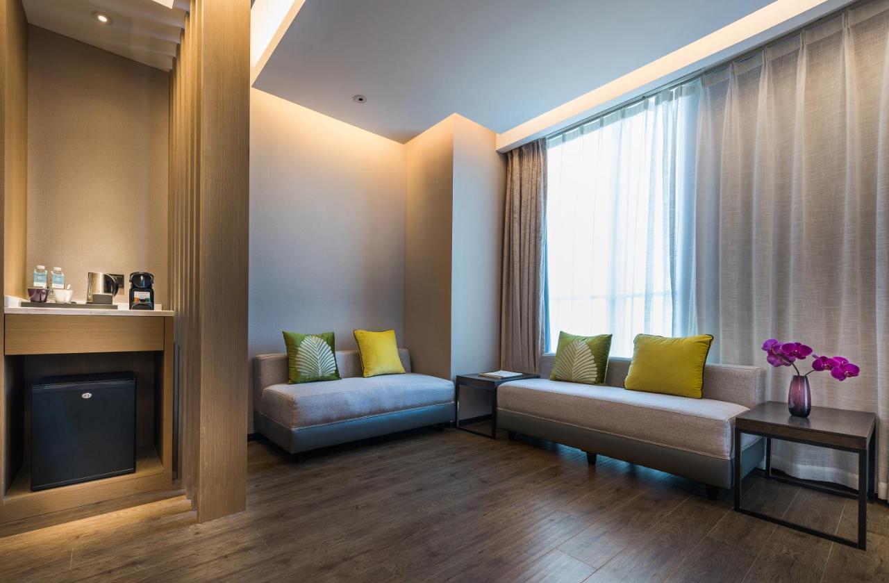 Mercure Shanghai Hongqiao Railway Station Екстер'єр фото
