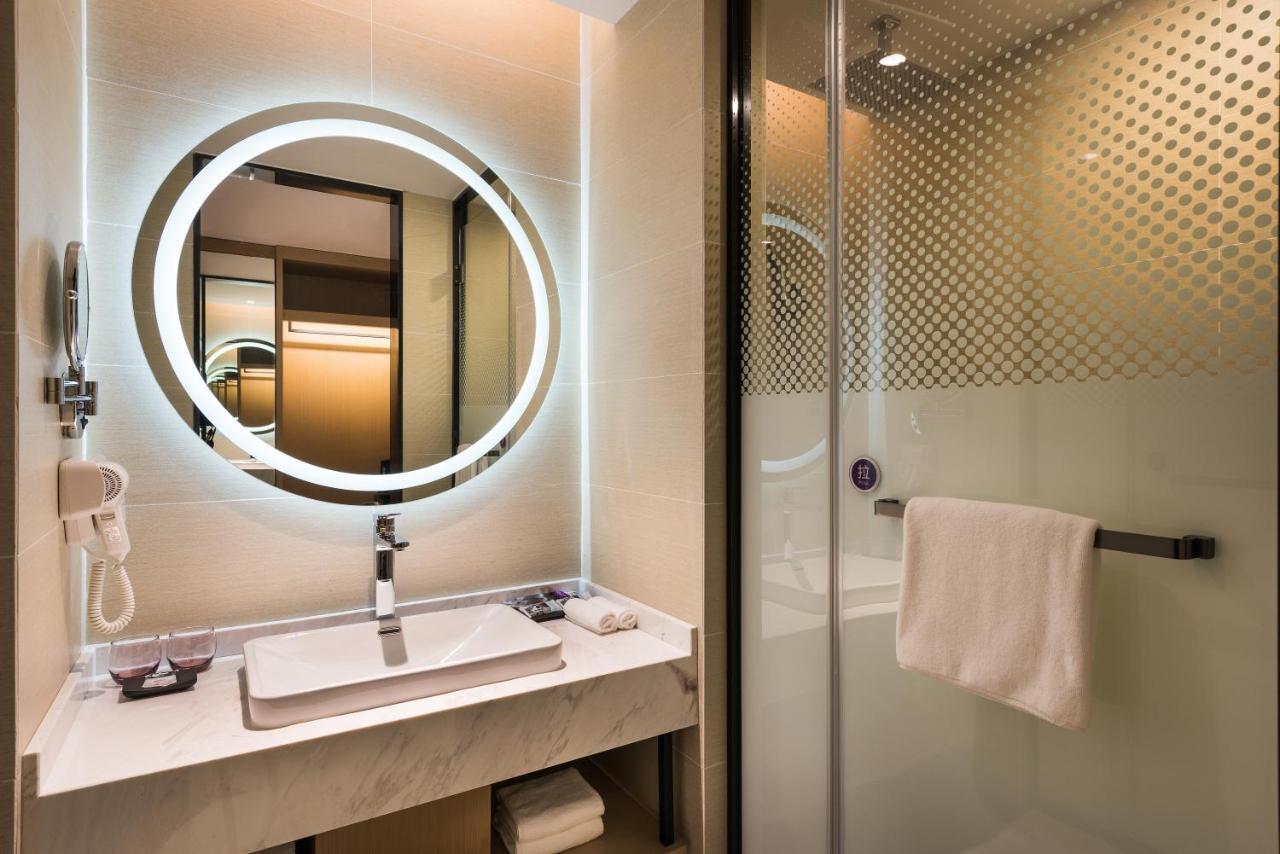 Mercure Shanghai Hongqiao Railway Station Екстер'єр фото
