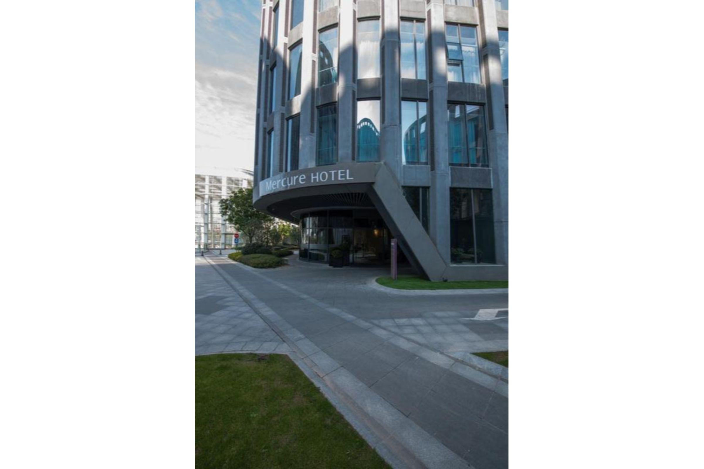 Mercure Shanghai Hongqiao Railway Station Екстер'єр фото